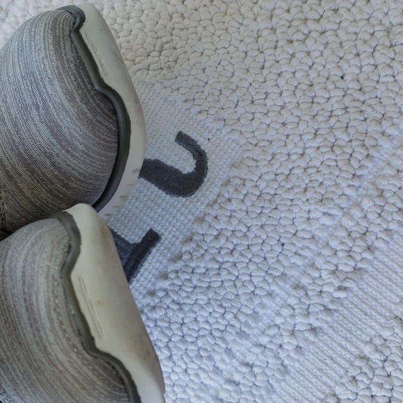 SKECHERS SLIP-ONS - Picture 7 of 10